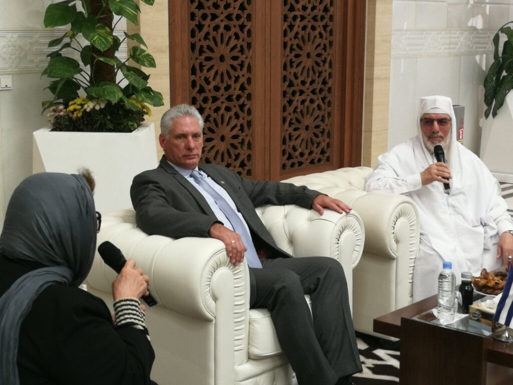 Cuban President pays visit to Great Mosque of Algiers (Djamaa El-Djazair)