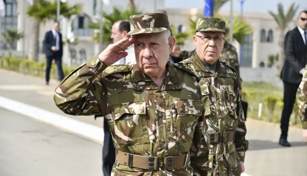 Algerian Army Chief Chanegriha Conducts Working Visit to Republican Guard Command