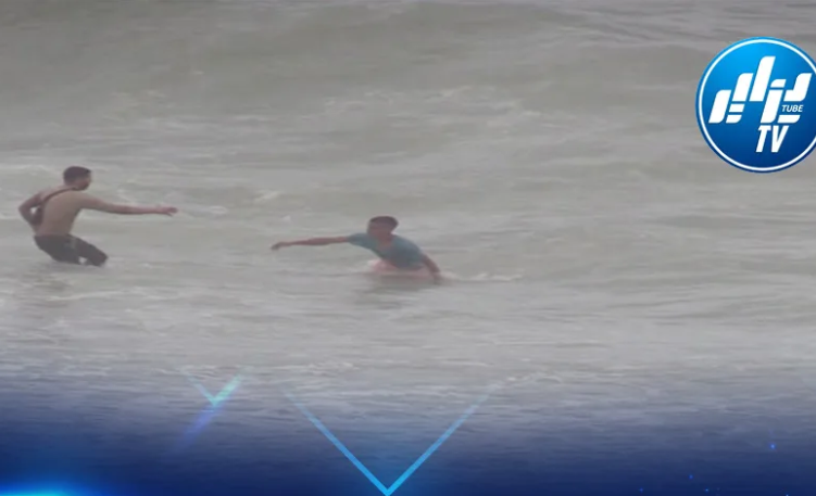 Despite Adverse Weather Conditions, Dozens of Moroccan Youth Swim Towards Ceuta, Spain