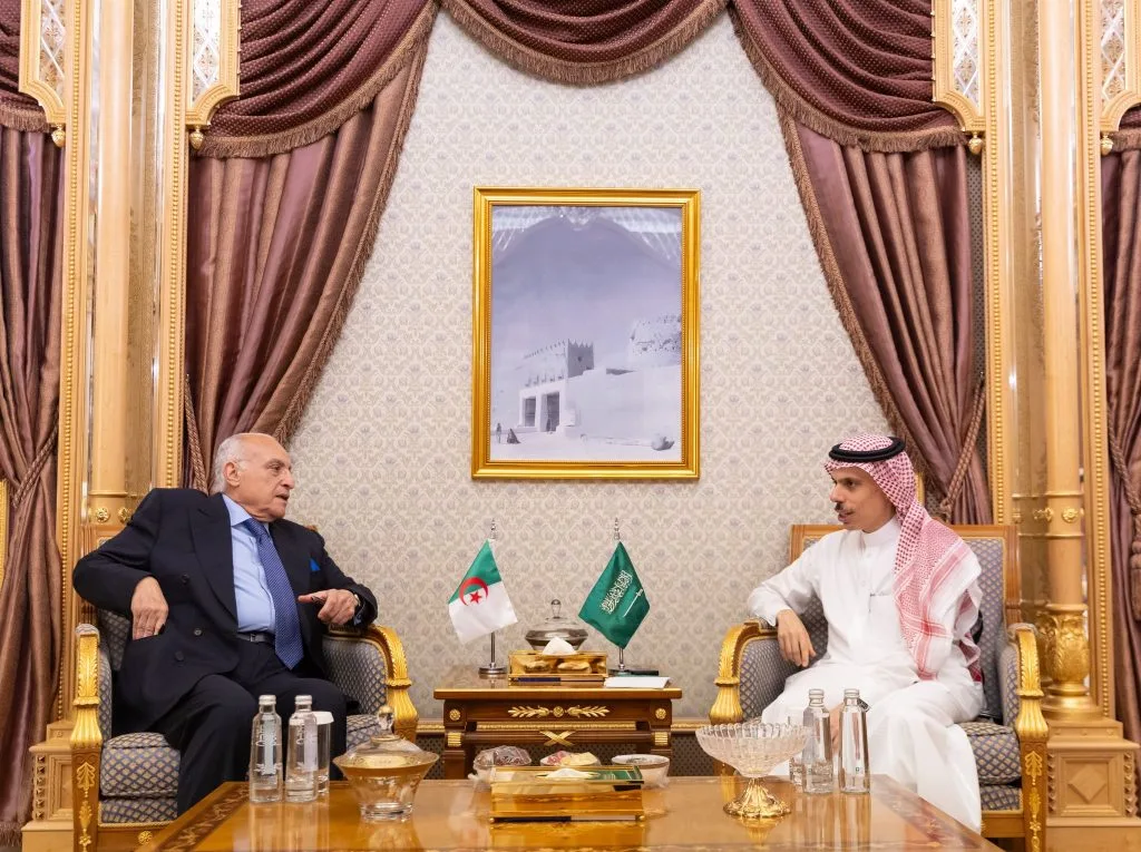 Algerian FM Attaf Holds Talks with Saudi Counterpart