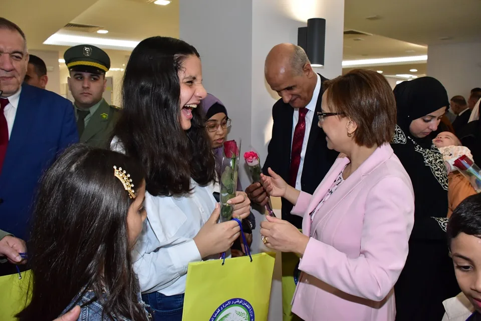 Algerian Minister Krikou Visits Palestinian Children Hospitalized in Algiers