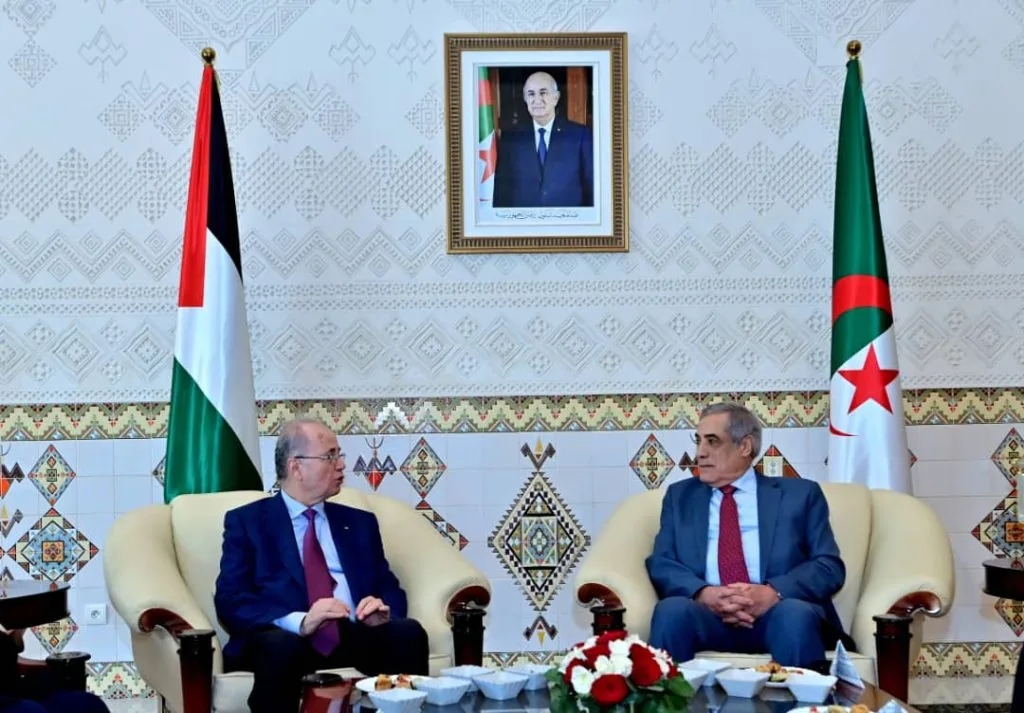 Palestinian Prime Minister Mohammed Mustafa Arrives in Algeria for Official Visit