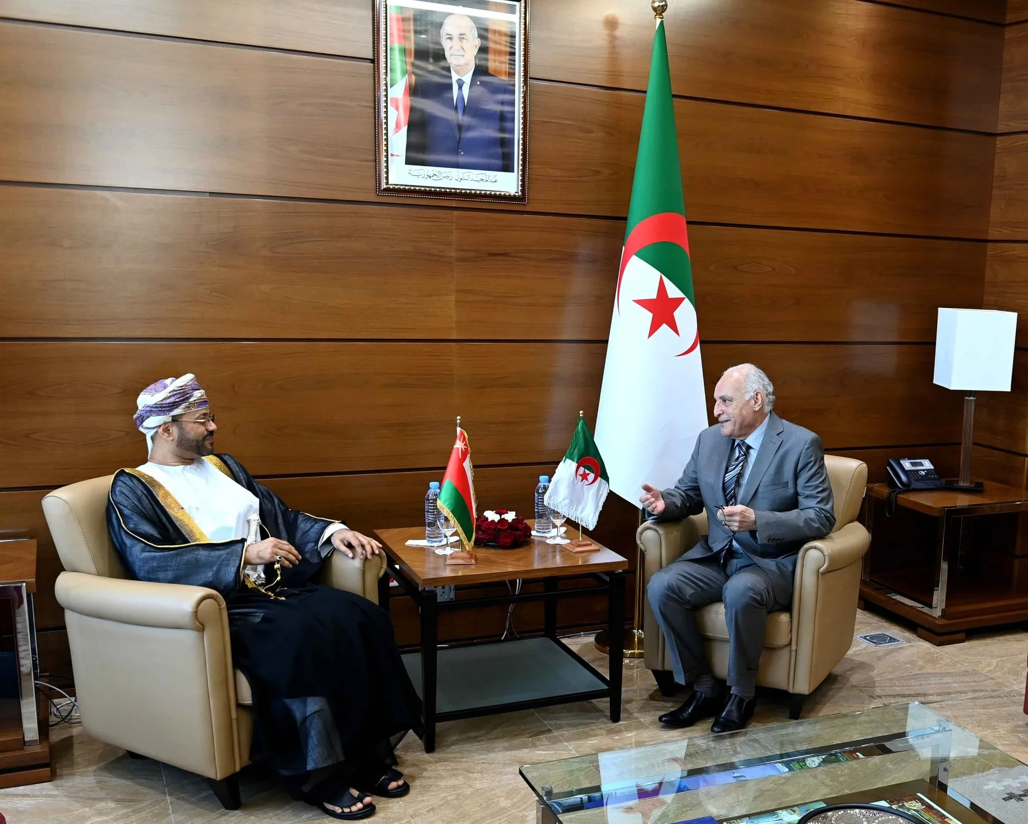 Algerian FM Attaf Receives Omani Counterpart: Exchange of Views, Analysis on Key Current Issues