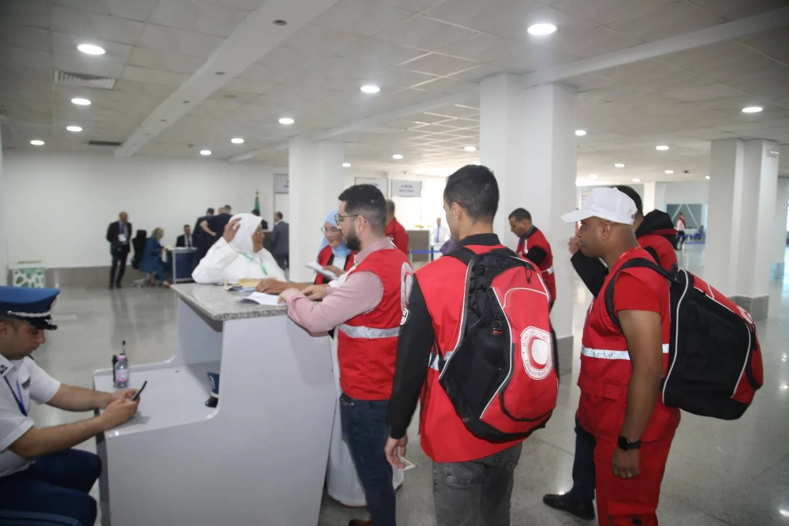 Algerian Red Crescent Volunteers Accompany, Assist First Hajj Pilgrims Departing from Algiers