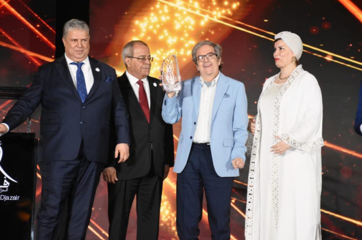 Sid-Ahmed Agoumi Honored with Afaneen El Djazaïr Award for Exceptional Artistic Career