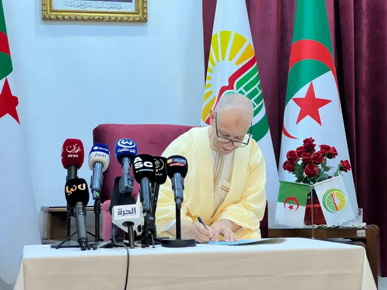 Bengrina Signs First Individual Subscription Form for President Tebboune's Candidacy in Algeria’s Presidential Elections