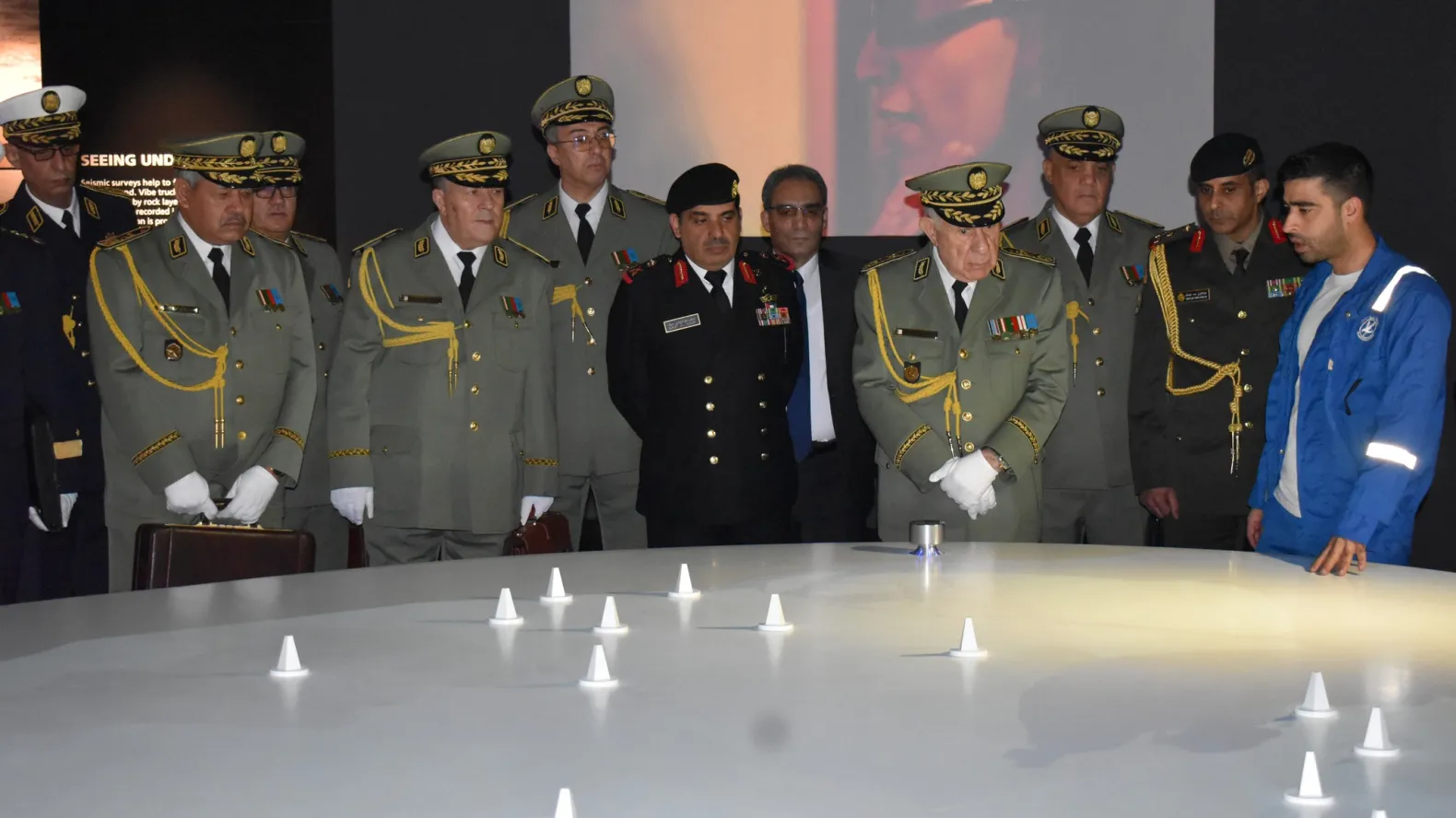 Army Chief and Senior Delegation Tour the Ahmad Al-Jaber Hydrocarbon Exhibition and the Mubarak Armored Brigade, Reinforcing Bilateral Military and Energy Cooperation - Photos