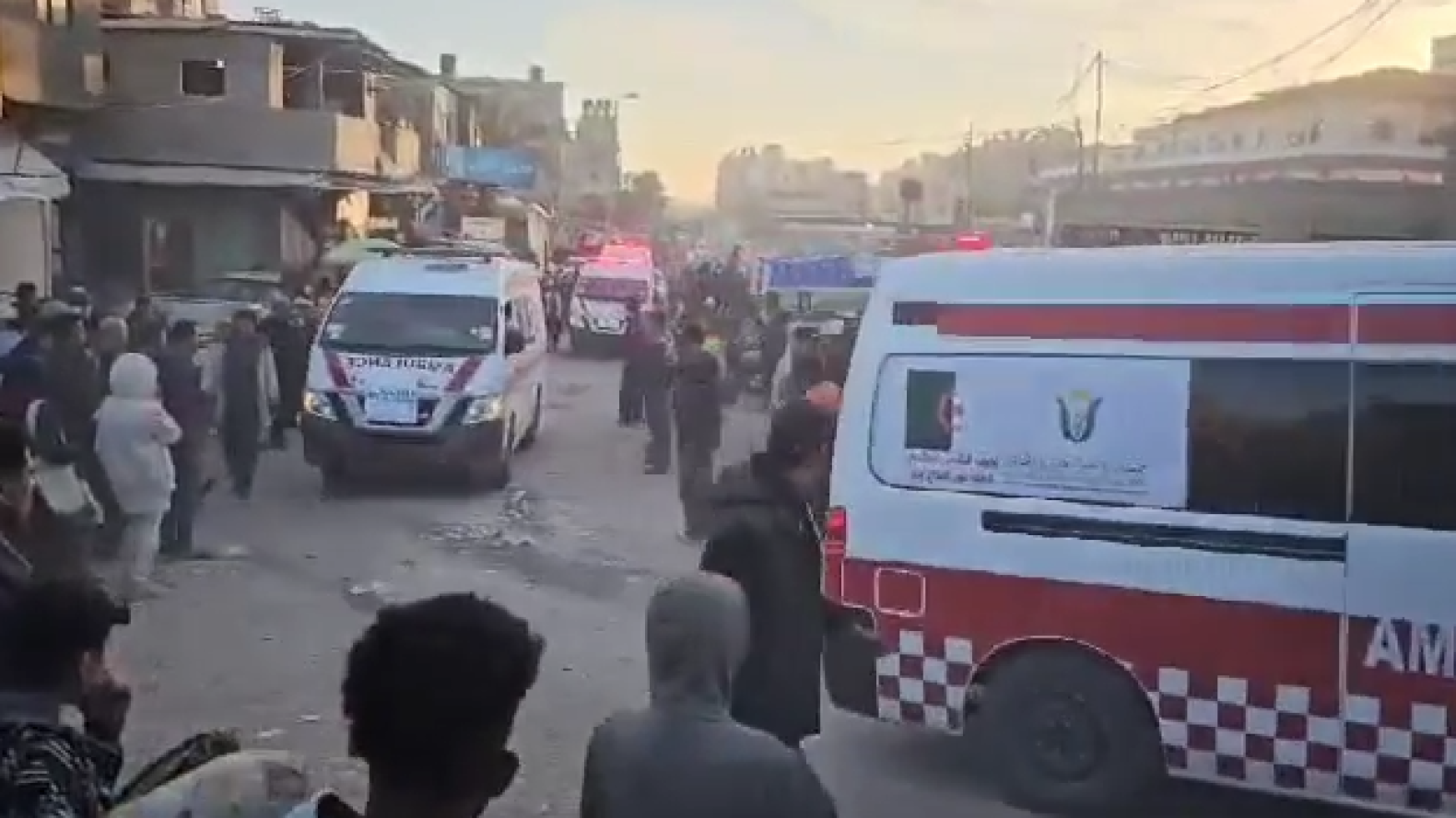 Algerian Charitable Association "El Baraka" Delivers Nine Ambulances to Gaza Amid Ongoing Zionist Atrocities 