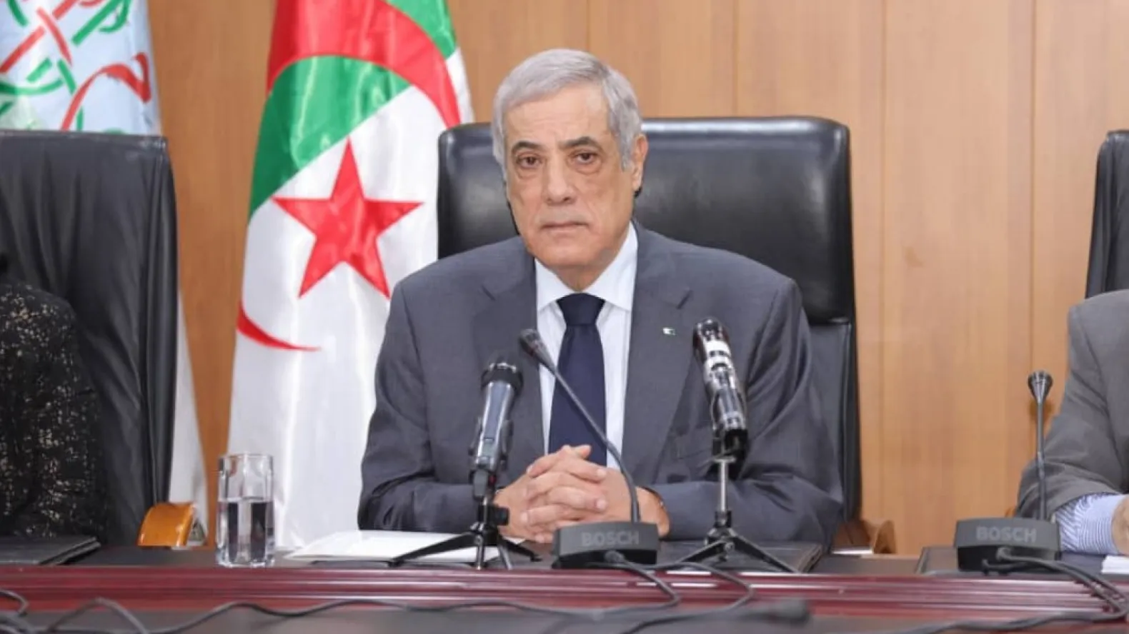 Algeria's Larbaoui Chairs Government Meeting: Key Discussions on Strategic Development Plans