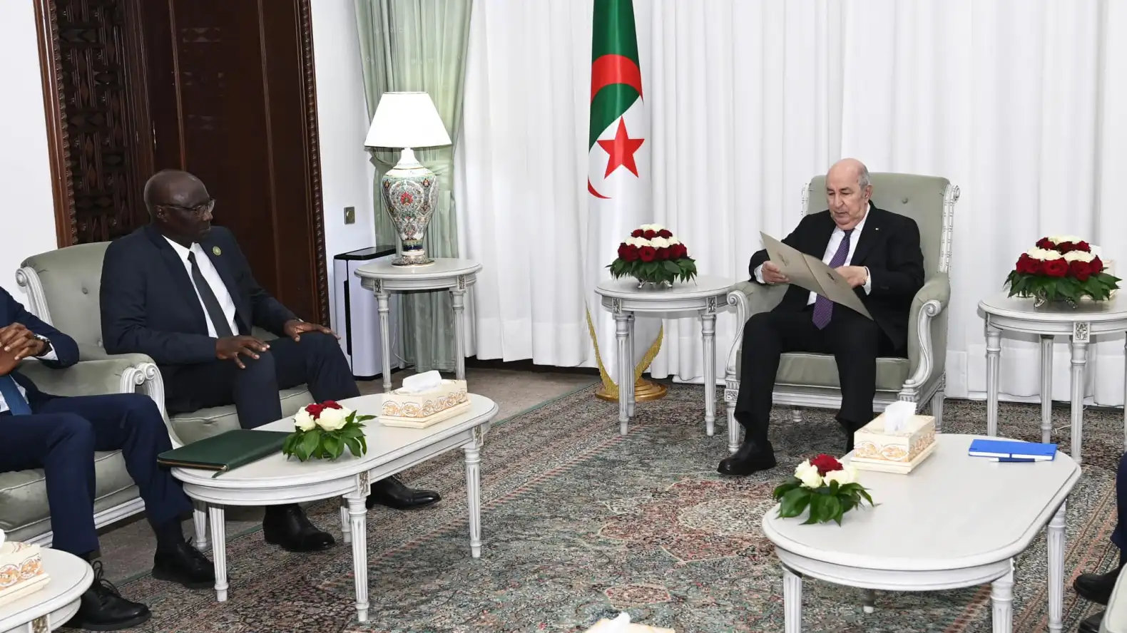 President Tebboune Receives Senegalese Minister of Armed Forces, Strengthening Bilateral Military Ties