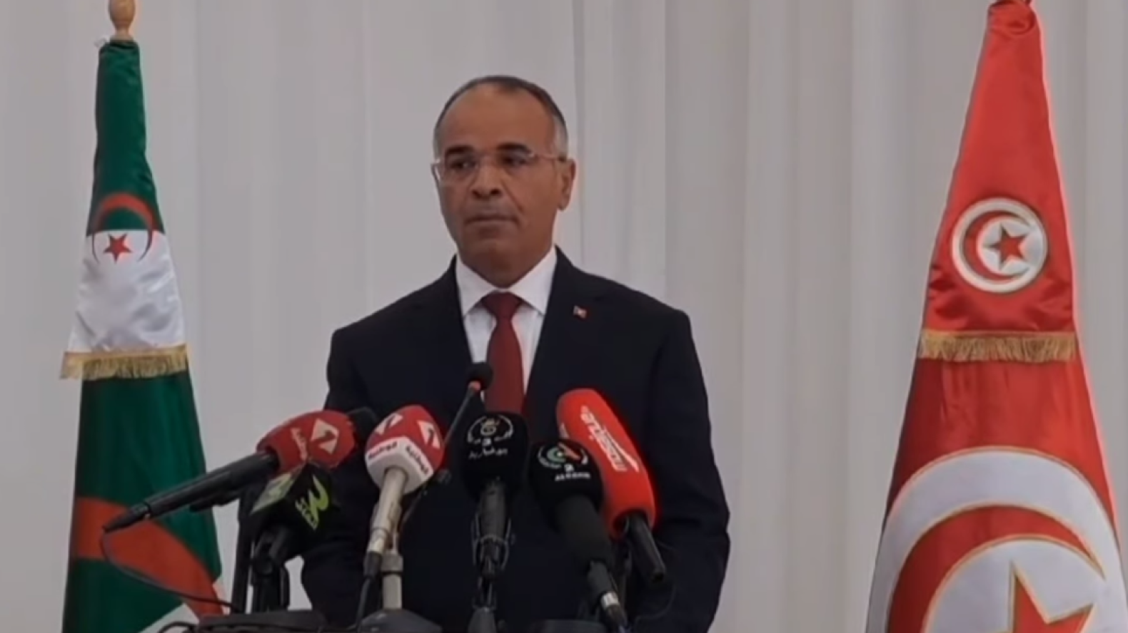 Tunisian Prime Minister Commends Algeria’s Unwavering Support Amid Critical National Challenges